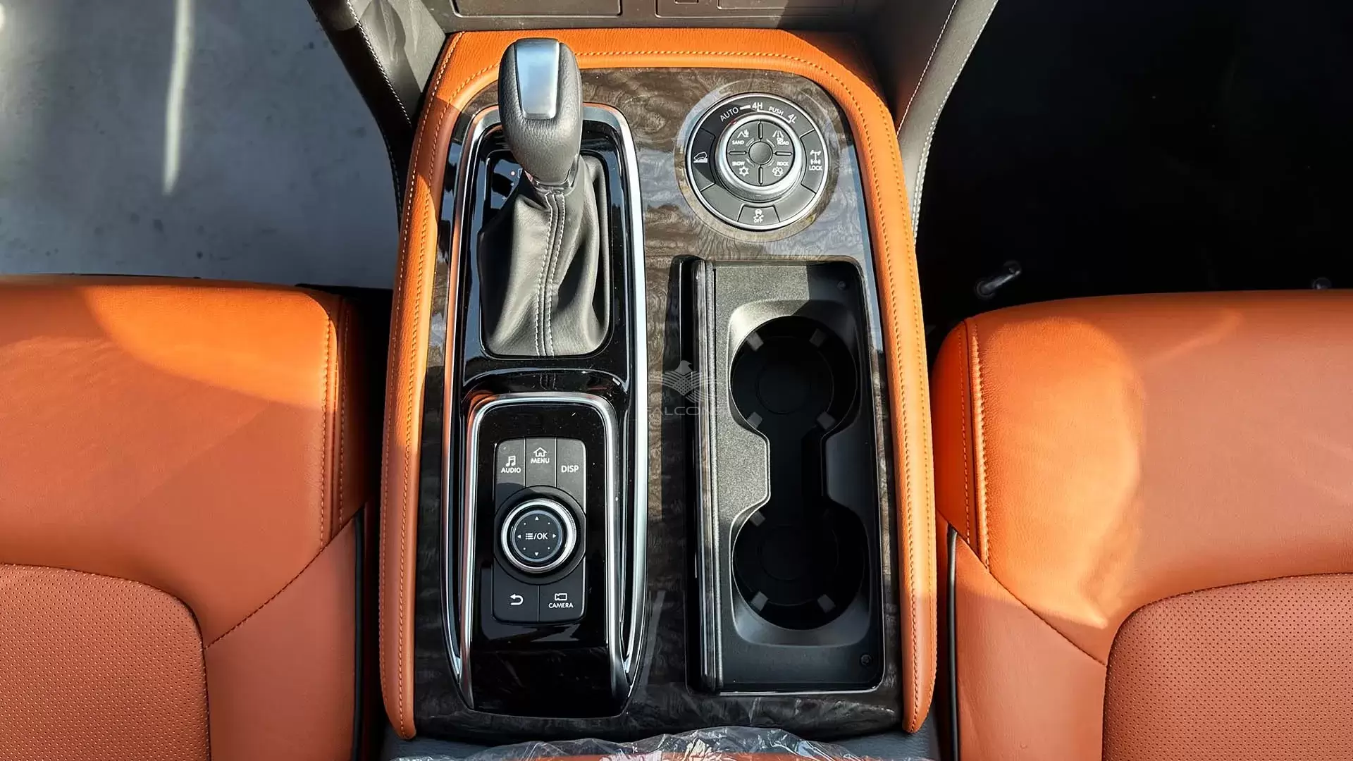 V8 PLATINUM 5.6L - Image 18