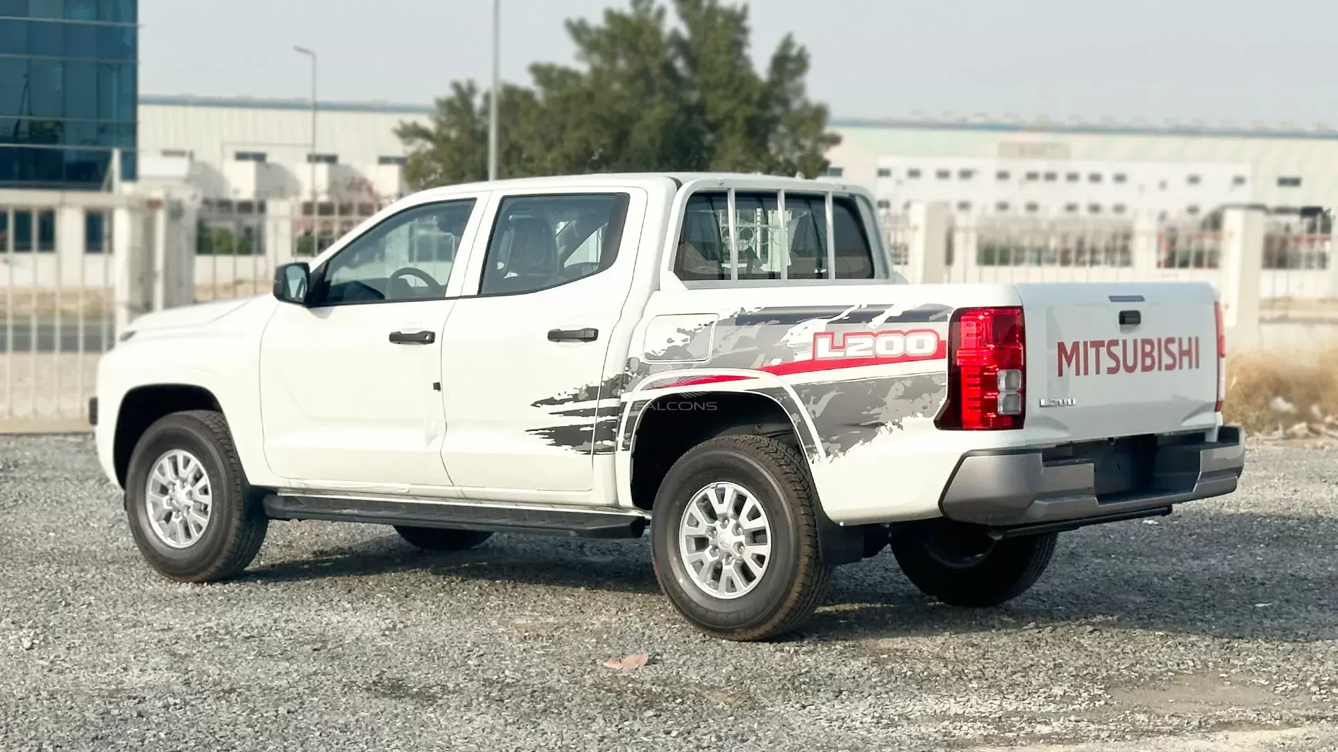 2.4L GLX New Face DC 4WD 5MT - Image 4