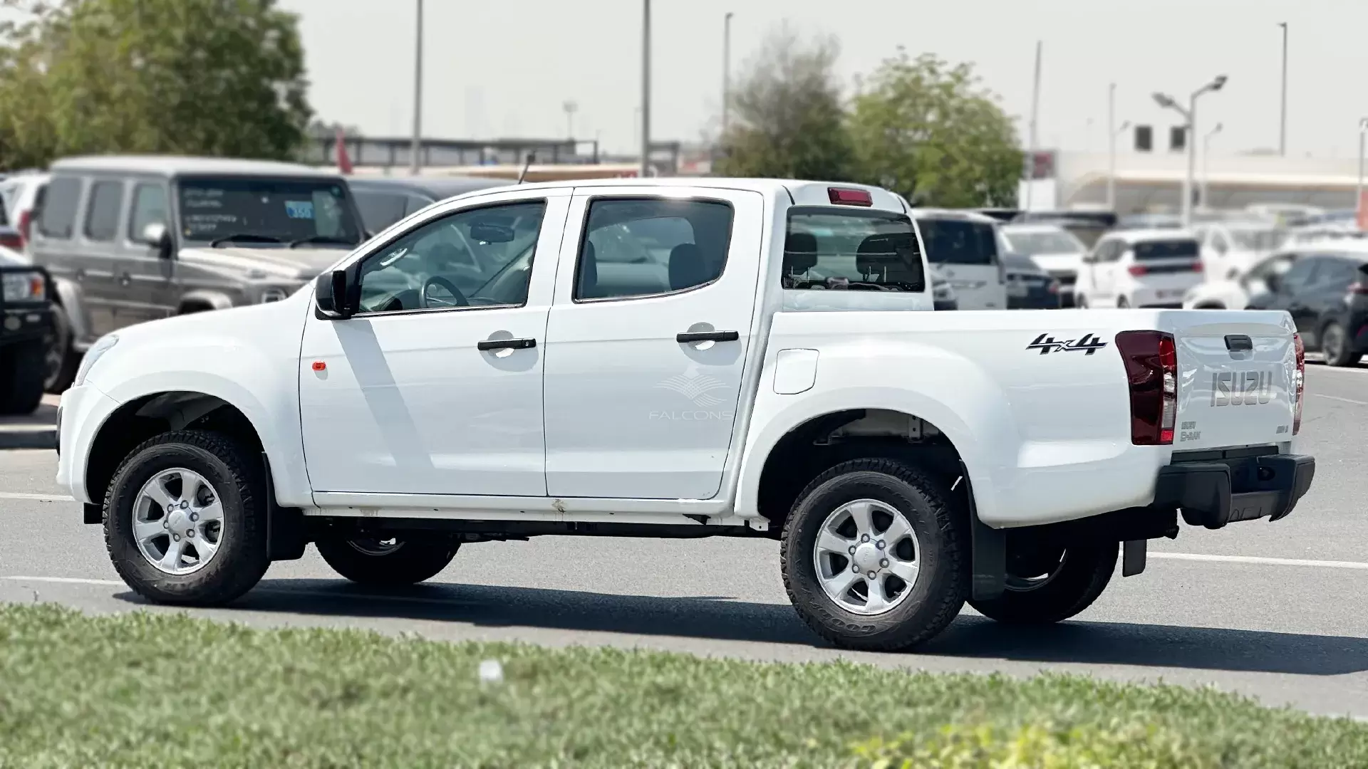 2.5L DC 4X4 PWR A/W ABS Remote MT - Image 2