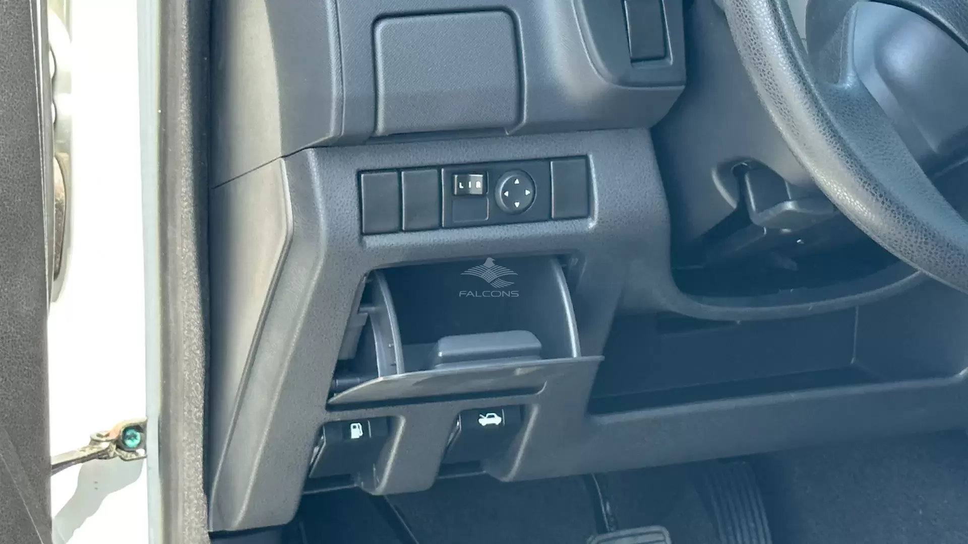 2.5L DC 4X4 PWR A/W ABS Remote MT - Image 14