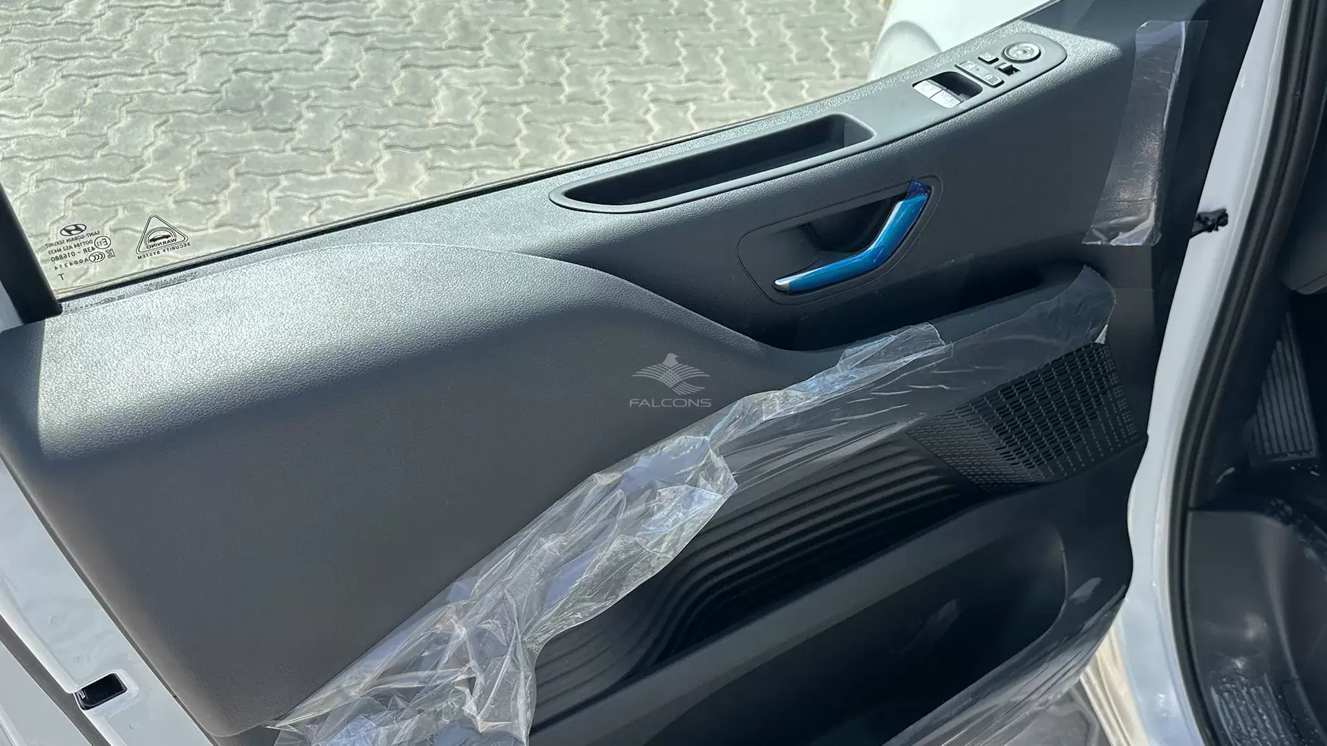 3.5L 11 STR Premier AT - Image 9